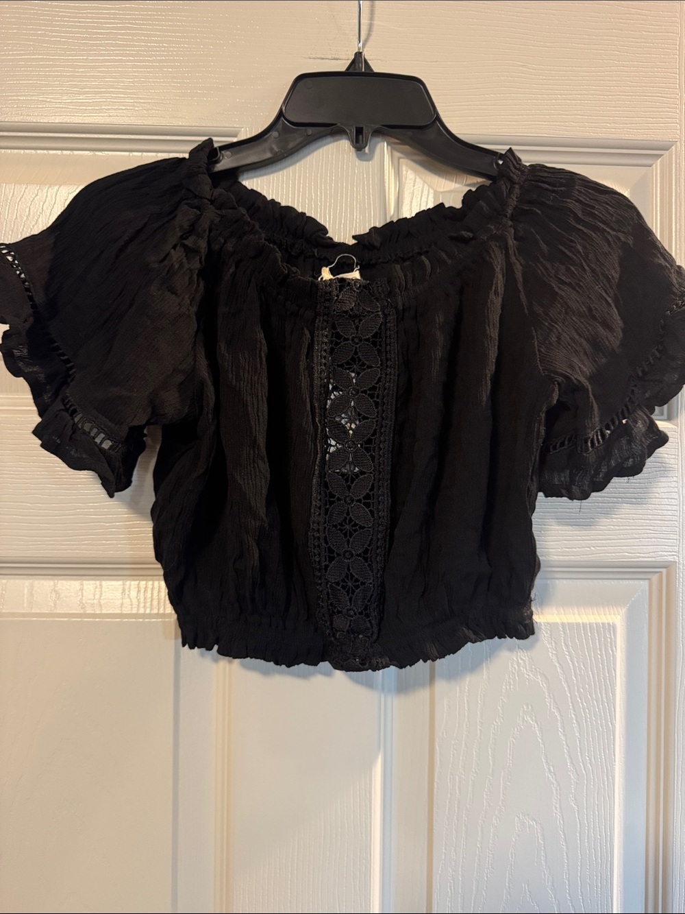Women's Black Crochet-Accented Puff Sleeve Crop Top